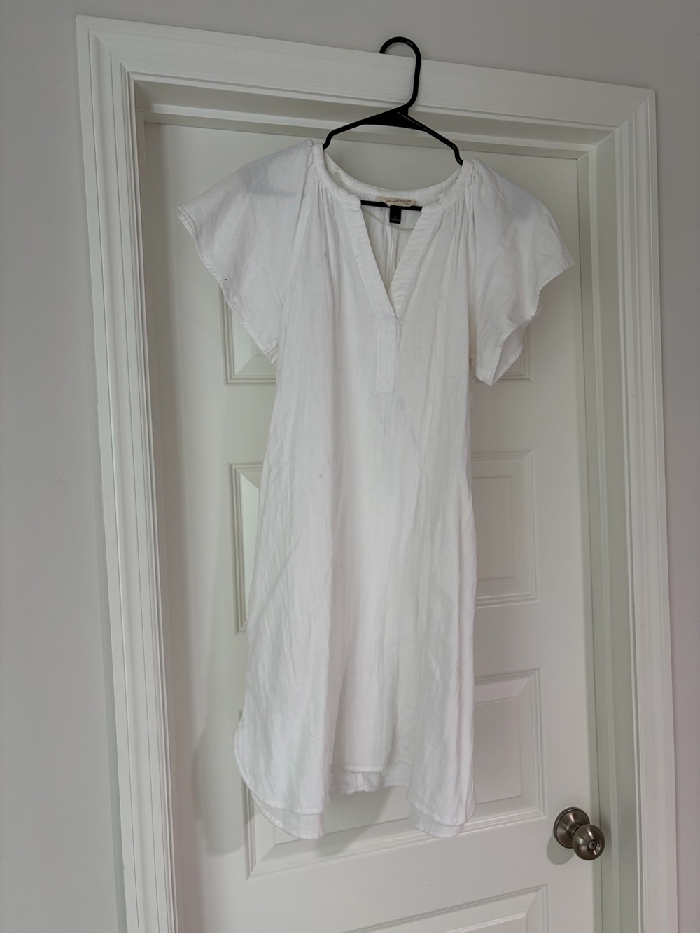 Universal Thread White Short Sleeve V-Neck Tunic Dress
